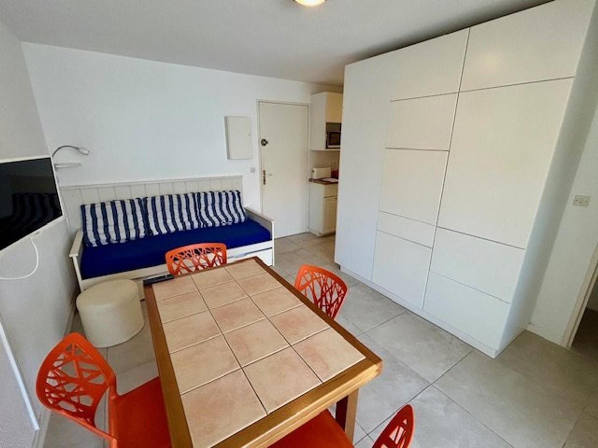 Appartement T2 A Royan, 4 Pers., Proche Plage Et Commerces, Parking, Balcon, Confortable Et Equipe - Fr-1-494-60 Exterior photo