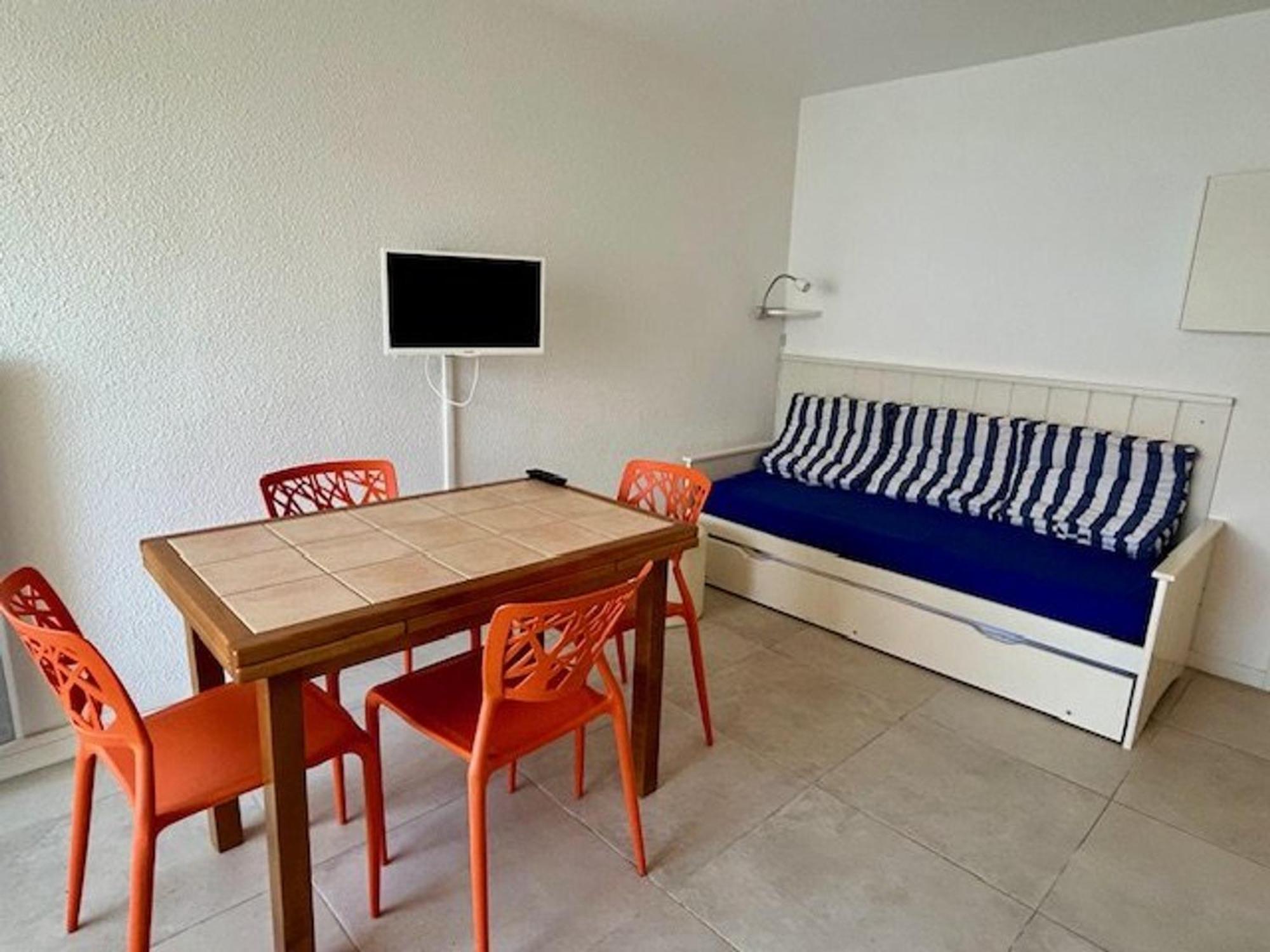 Appartement T2 A Royan, 4 Pers., Proche Plage Et Commerces, Parking, Balcon, Confortable Et Equipe - Fr-1-494-60 Exterior photo
